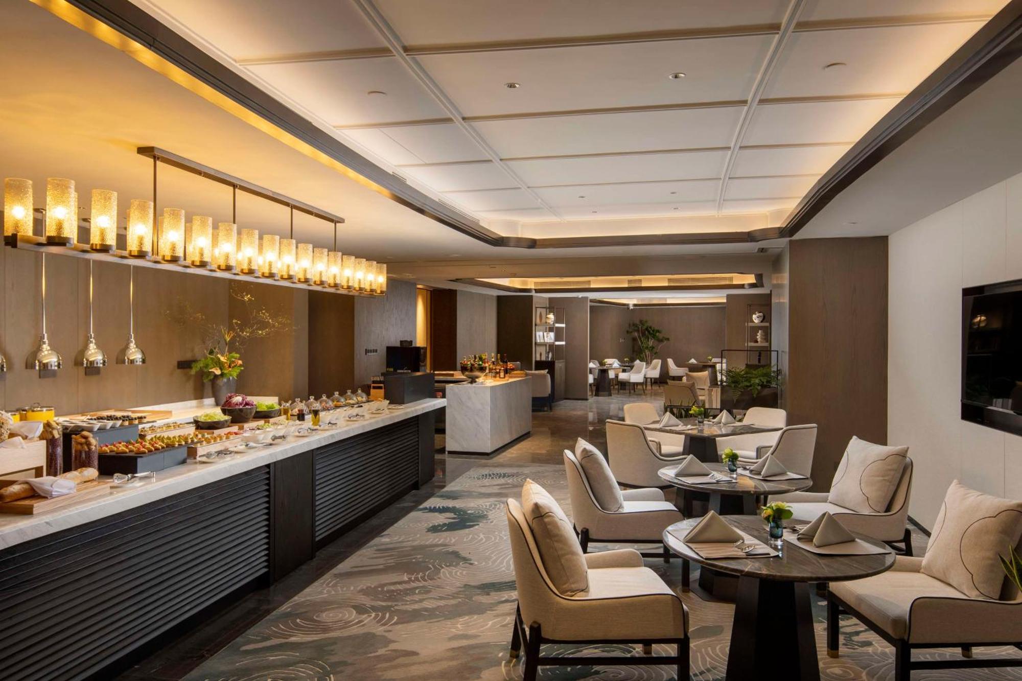 Yuexiu Hotel Guangzhou, Curio Collection By Hilton Exterior foto