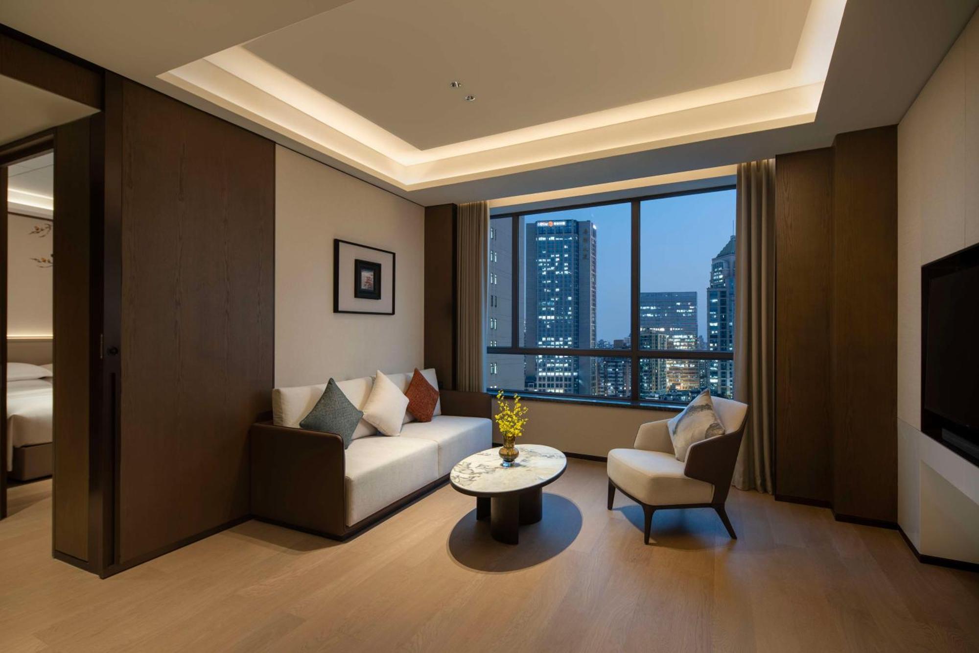 Yuexiu Hotel Guangzhou, Curio Collection By Hilton Exterior foto
