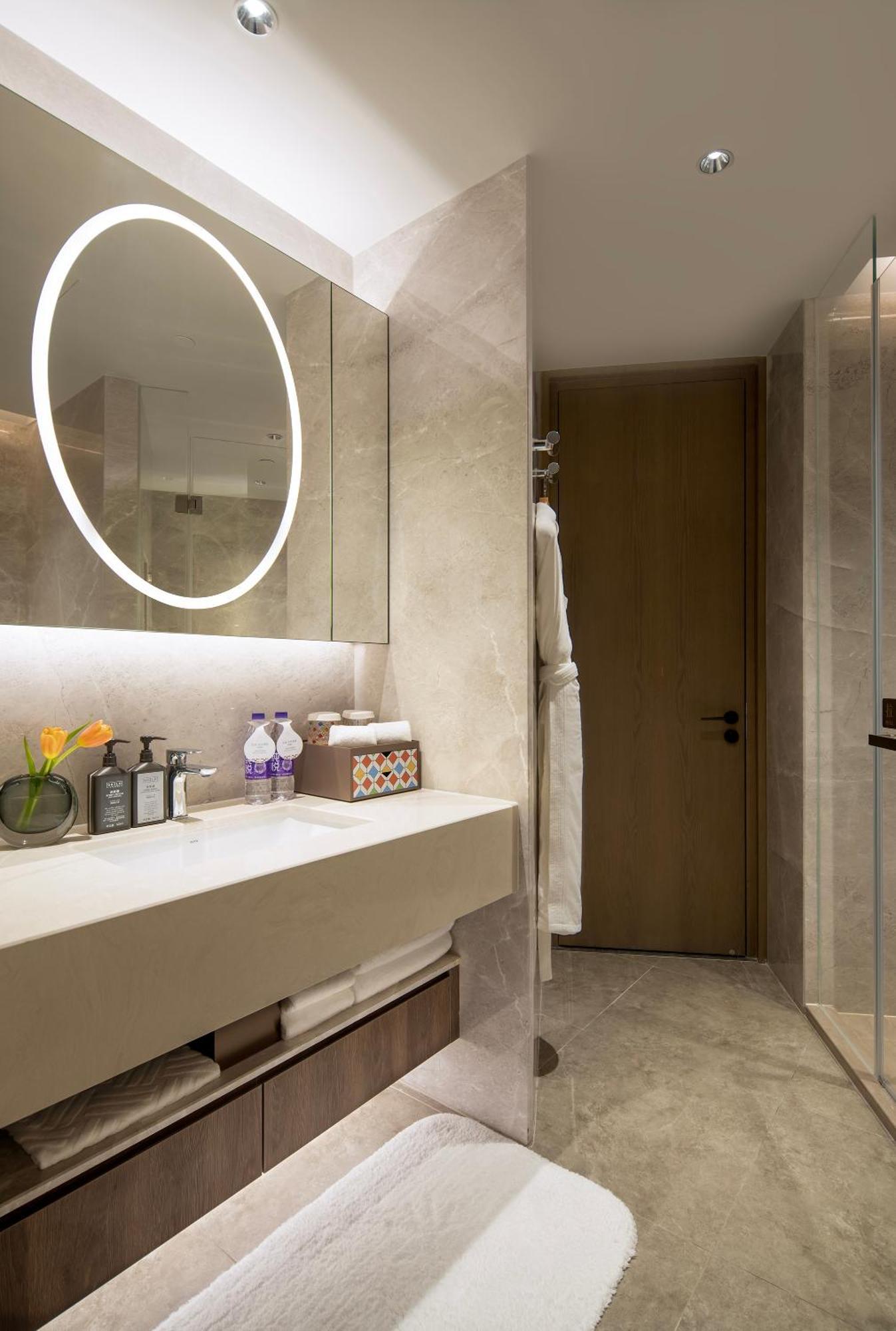 Yuexiu Hotel Guangzhou, Curio Collection By Hilton Exterior foto