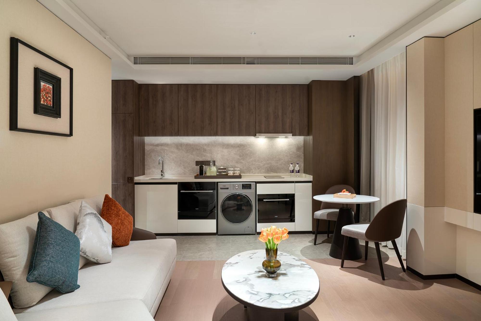 Yuexiu Hotel Guangzhou, Curio Collection By Hilton Exterior foto