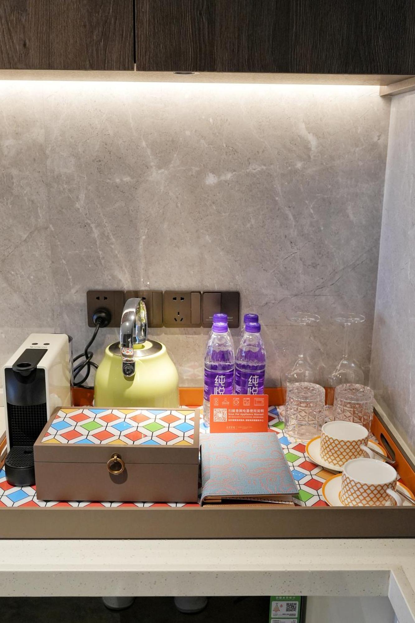 Yuexiu Hotel Guangzhou, Curio Collection By Hilton Exterior foto