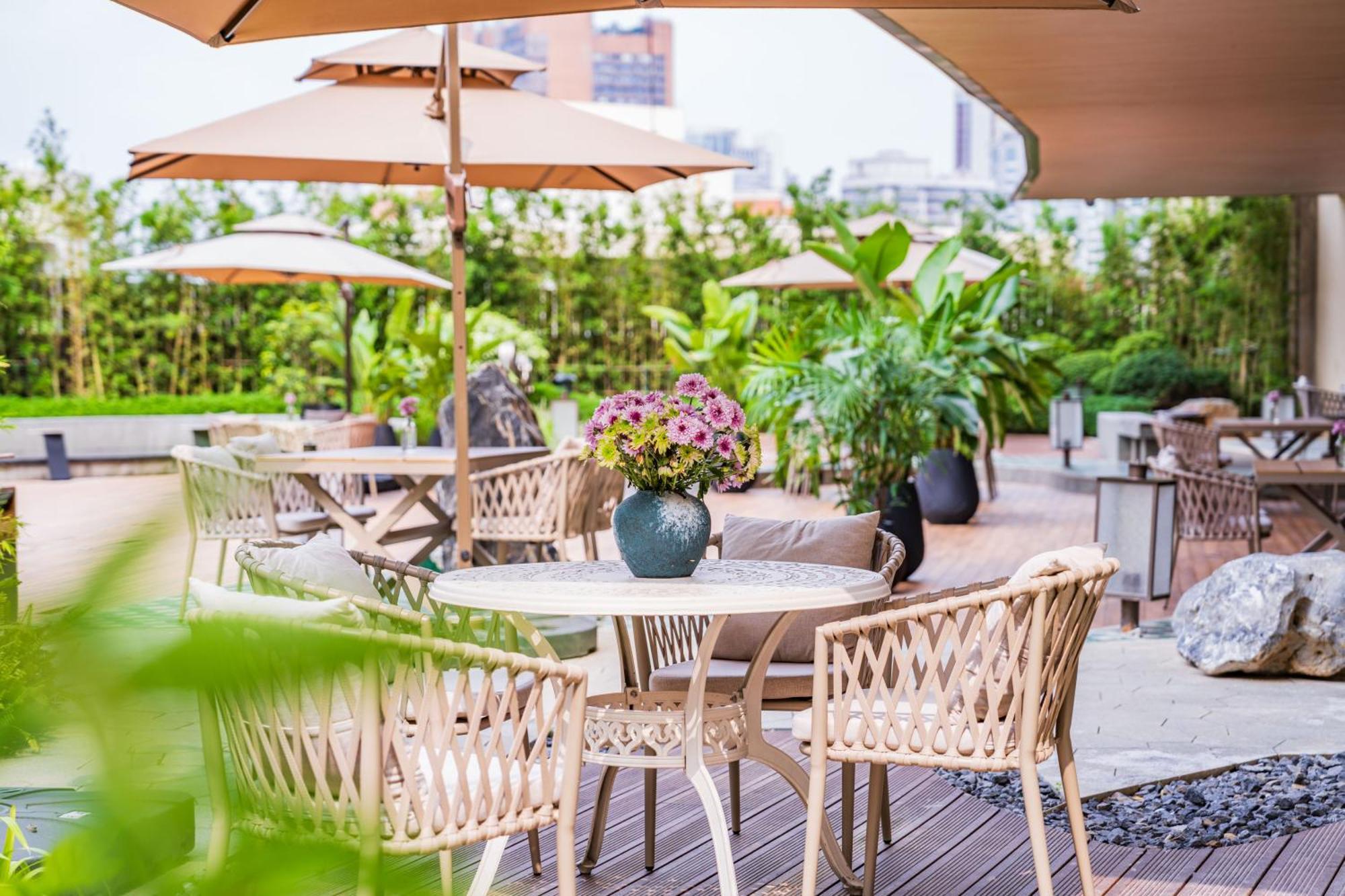 Yuexiu Hotel Guangzhou, Curio Collection By Hilton Exterior foto
