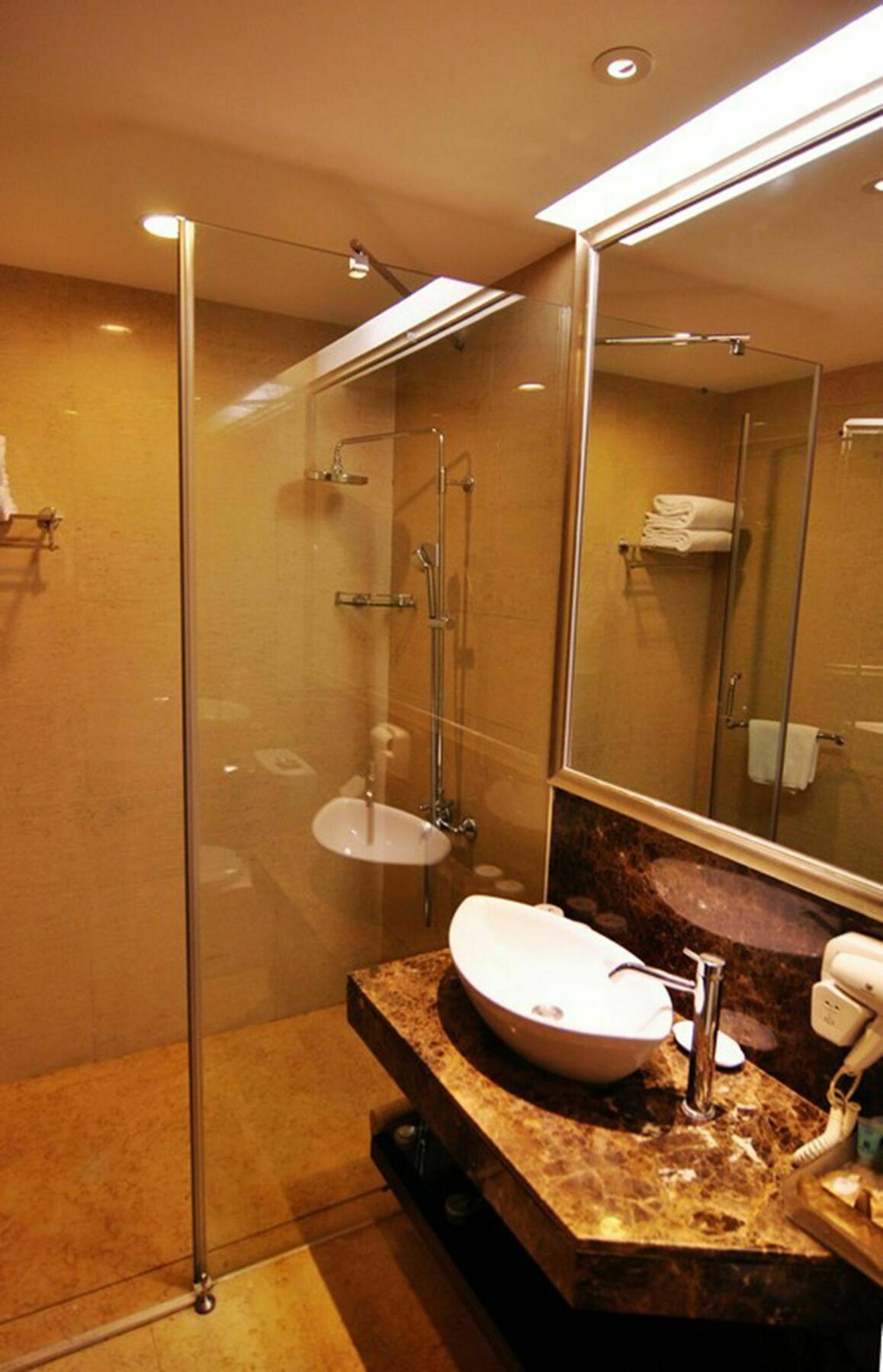 Yuexiu Hotel Guangzhou, Curio Collection By Hilton Exterior foto